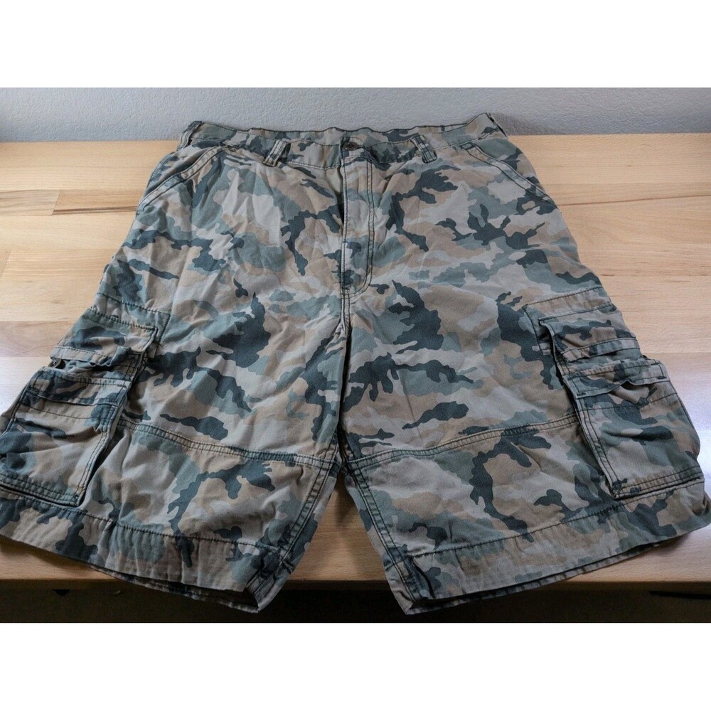 Levi's Cargo Shorts Mens 38 Camo Camouflage Multi Pocket Longer Length
